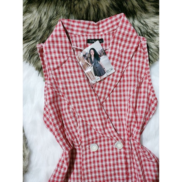 Đầm caro cổ vest sát nách trẻ trung