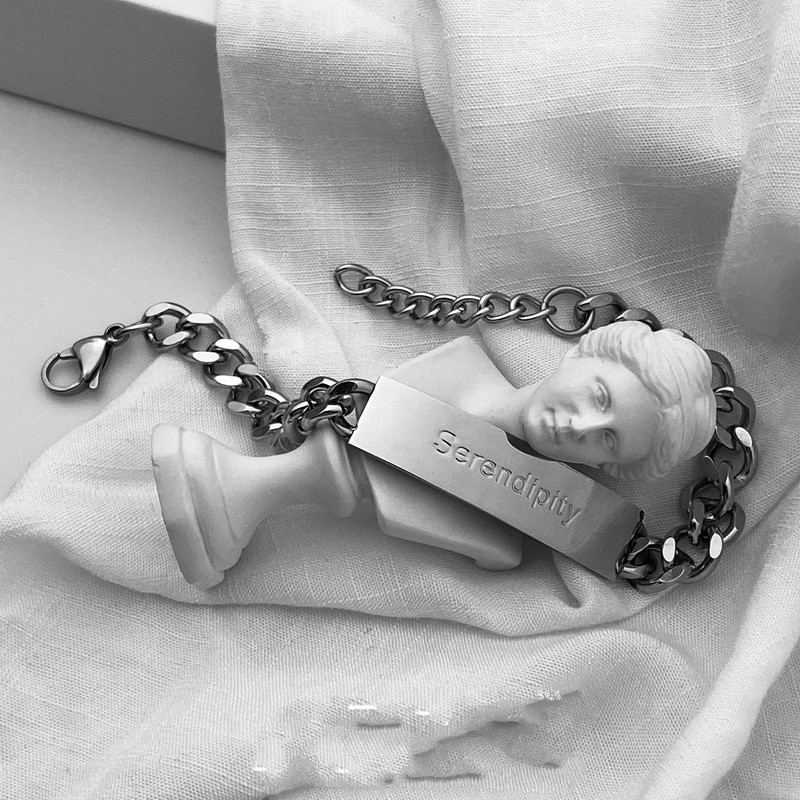 Vòng đeo tay phong cách Hàn Quốc cá tính hợp thời trang