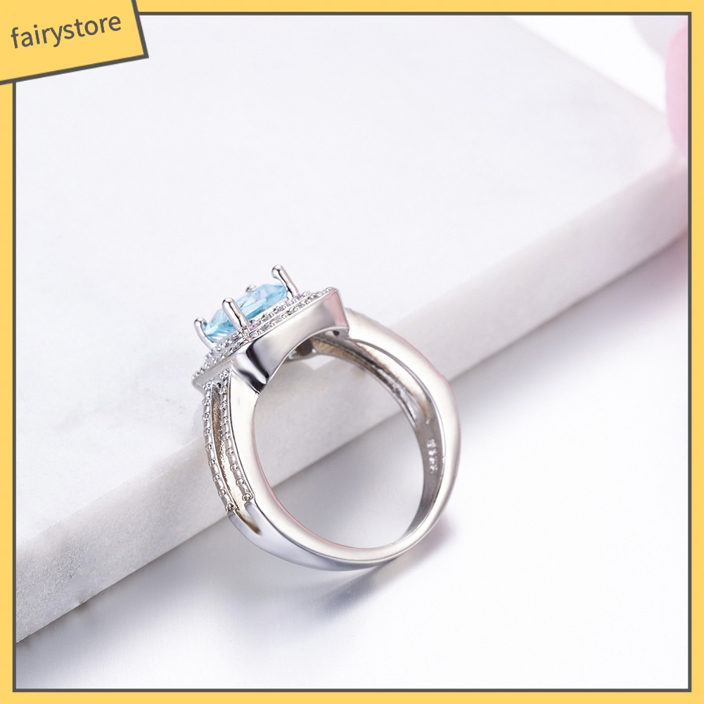 Nhẫn đính đá vuông sang trọng cao cấp