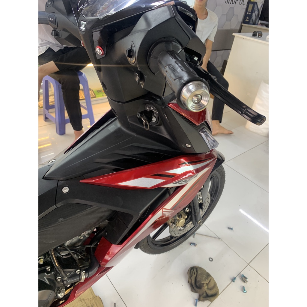 Gù tay lái Salaya mã M6 dùng cho mọi dòng xe