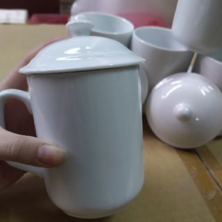 Cốc sứ có nắp trắng tinh 400ml