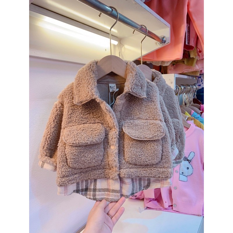 ÁO KHOÁC KẺ CỔ LÔNG CHO BÉ