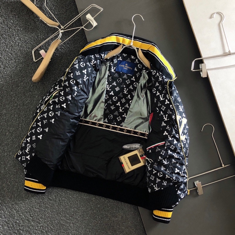Áo khoác phao nam họa tiết chữ và sticker thương hiệu Louis Vuitton LV cao cấp