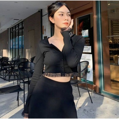 [Mã FAMAYWA giảm 10K đơn 50K] Áo croptop nữ tay dài phối ren thời trang | BigBuy360 - bigbuy360.vn