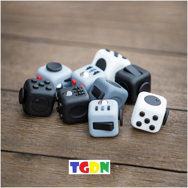 [SALE NGÀY CUỐI] Đồ chơi xúc xắc khối vuông thần kỳ FIDGET CUBE hàng chuẩn loại đẹp (nhiều màu)