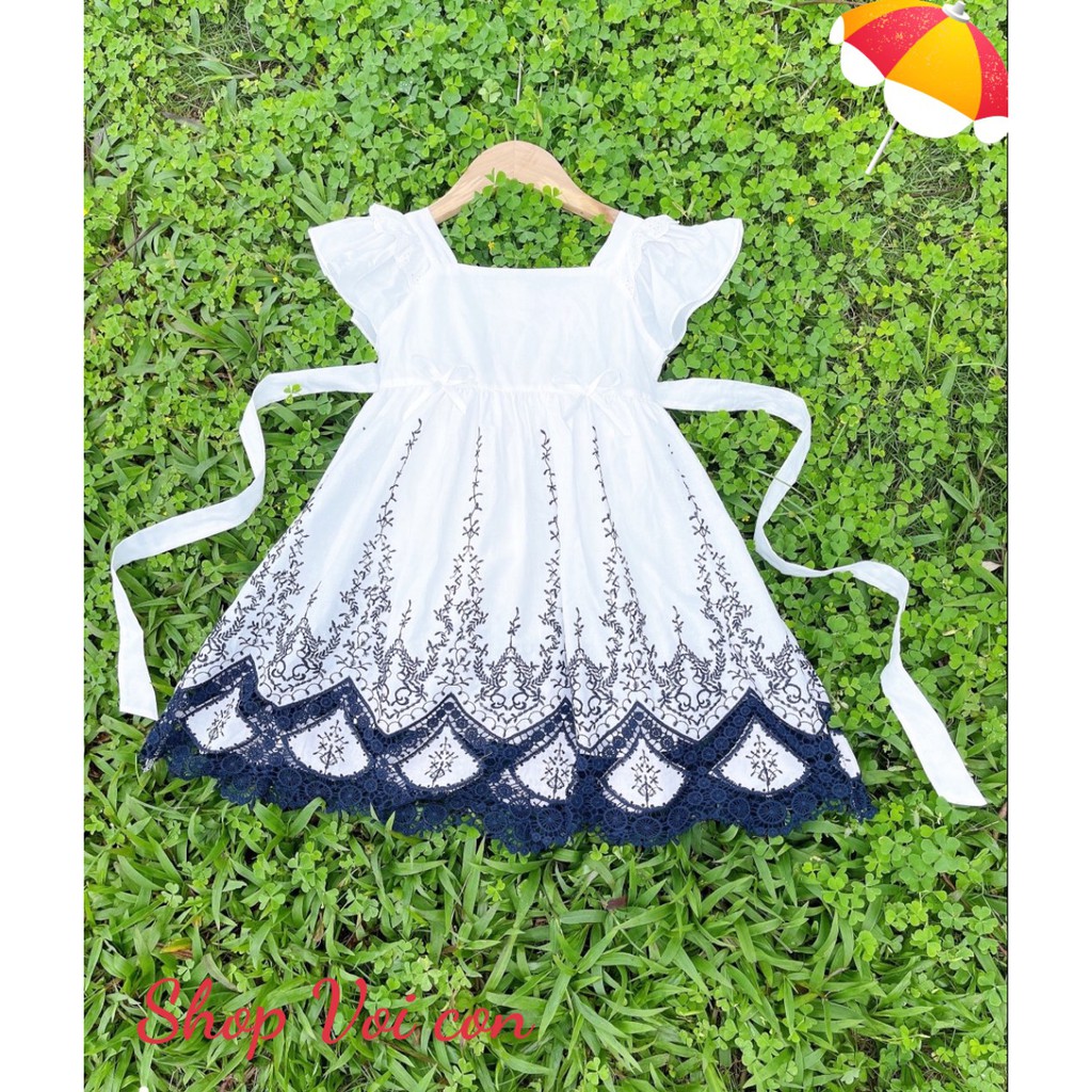 Váy trắng thêu ren