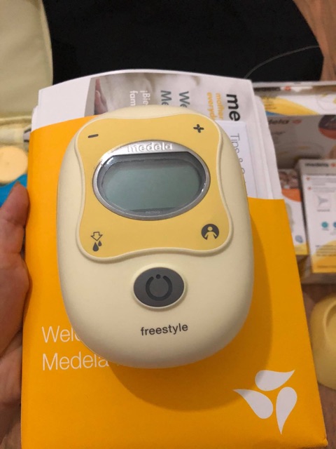 (Nhập mỹ) Máy hút sữa medela freestyle rút gọn