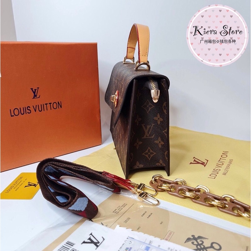 Túi xách đeo chéo lệ vy