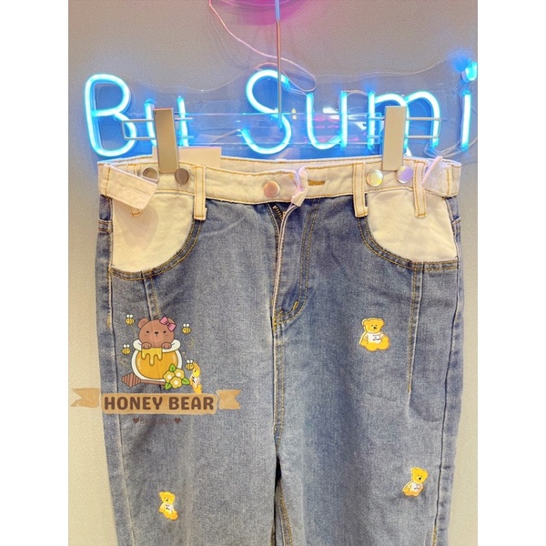 QUẦN JEANS PHỐI MÀU LẠ STICKER GẤU NHÍ - SIZE M VÀ L