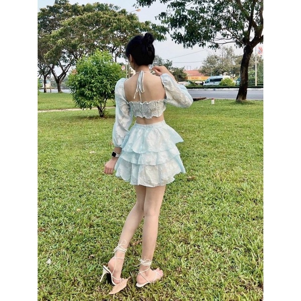 đầm trắng hoa nổi rút ngực dây yếm khoét eo | BigBuy360 - bigbuy360.vn