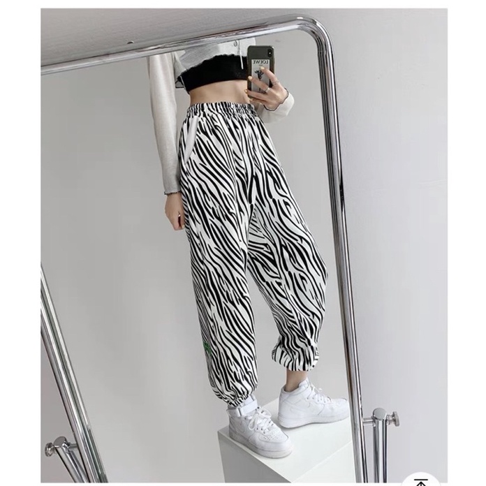 SET CROPTOP LỆCH VAI + ÁO 3 LỖ  + QUẦN JOGGERS VẰN