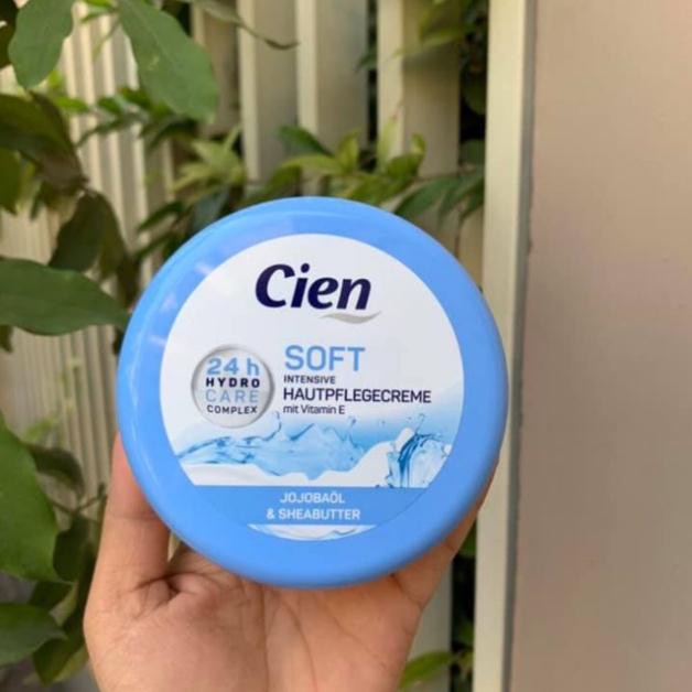 cien soft moisturising cream with vitamin e