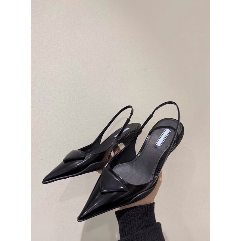 Giầy PRADA