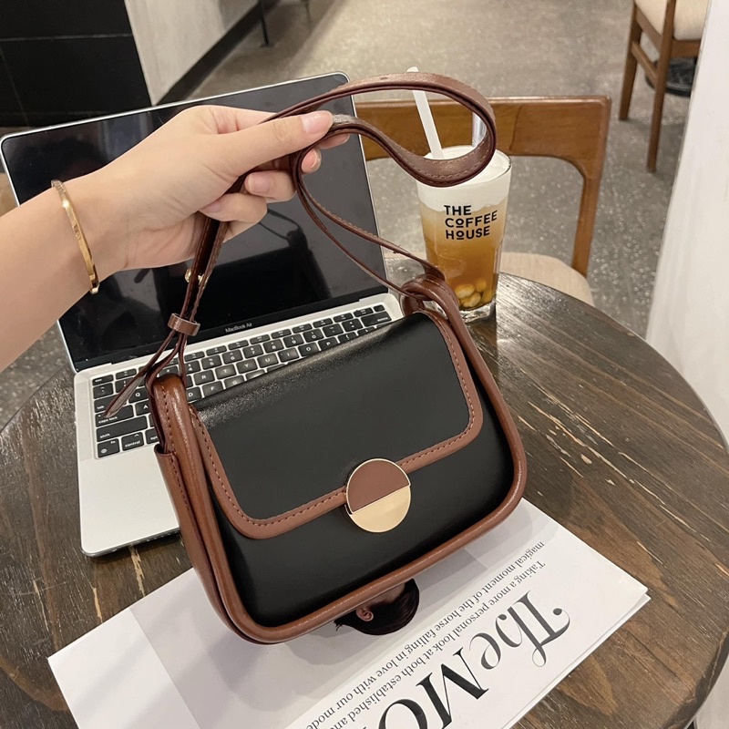 TÚI ĐEO VINTAGER VIỀN NÂU KHOÁ TRÒN