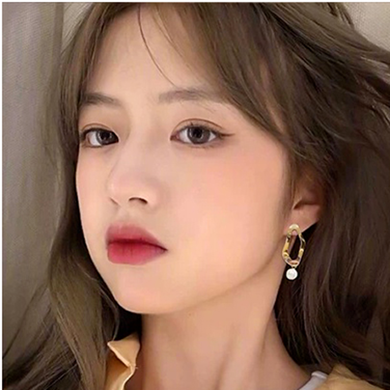 Bộ Bông Tai Hình Bướm Đính Ngọc Trai Giả