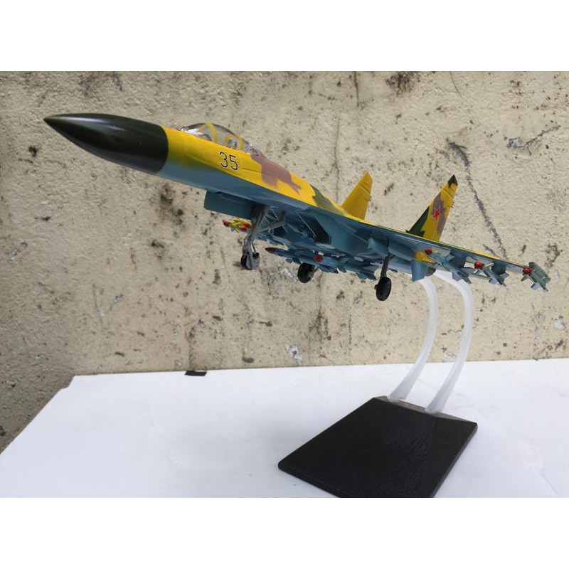 Mô hình Máy báy SU-35. 1:72-ABS