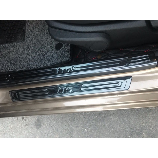 Ốp Bậc Cửa Xe Grand i10 đời 2014 đến 2022 mẫu TITAN dùng cả bản sedan và hatcback