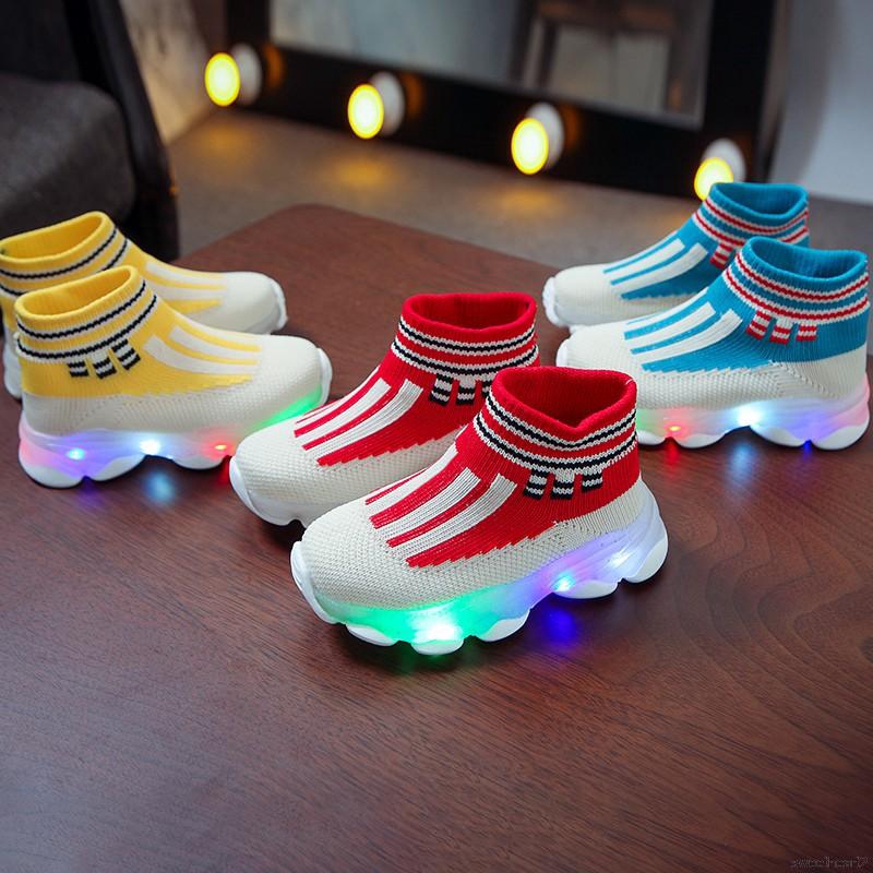 Giày Sneaker đế chống trượt cho bé