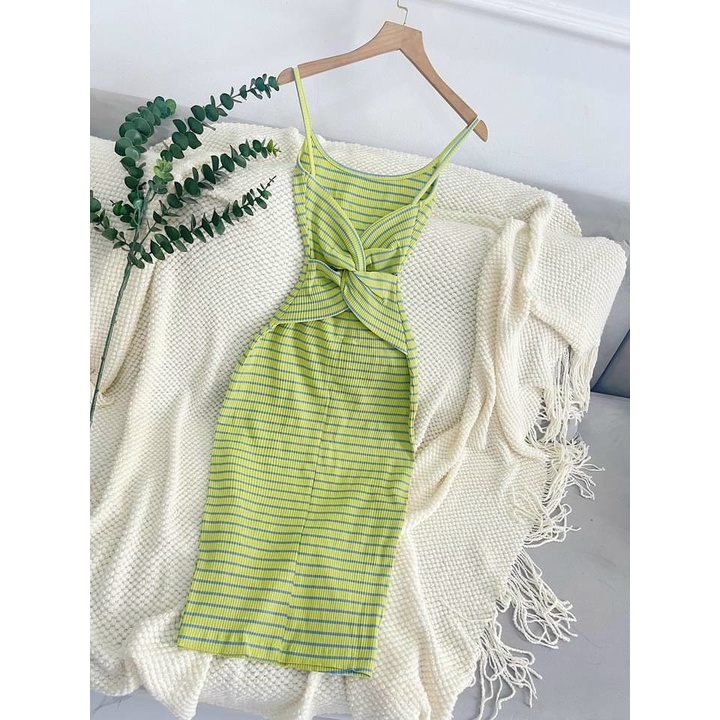 sét bộ thun kẻ ngang áo croptop tay ngắn cổ v cài nút phối chân váy ôm xinh xắn m4354