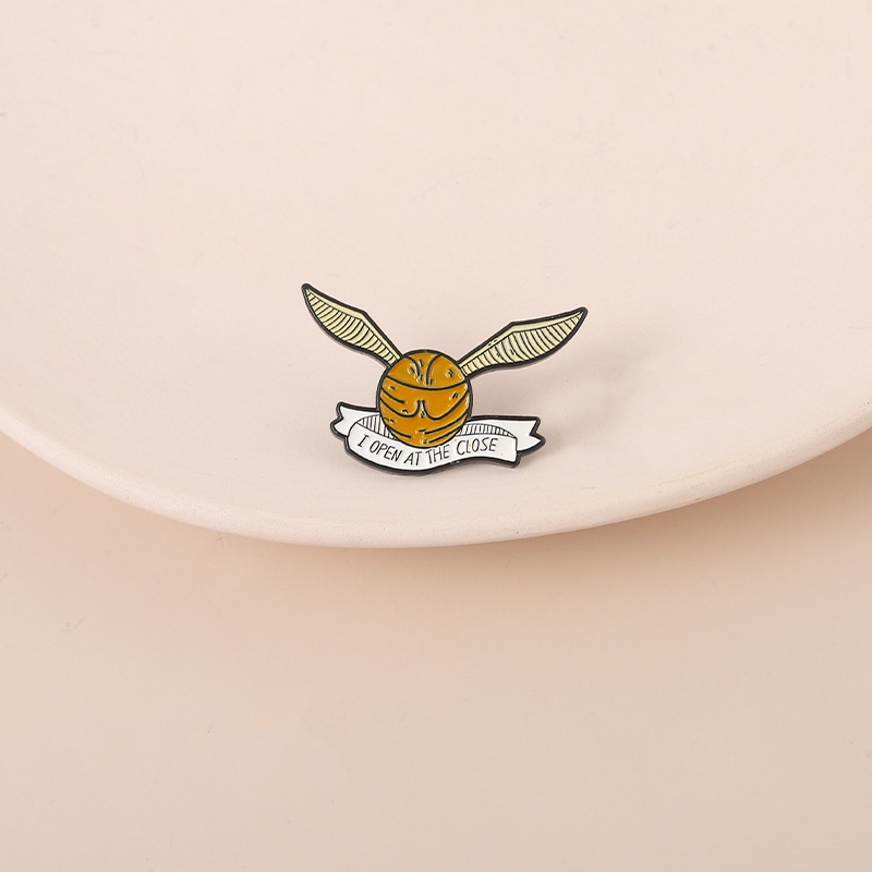 Ghim Cài Áo Hình Con Dao Snitch Mạ Vàng Thời Trang