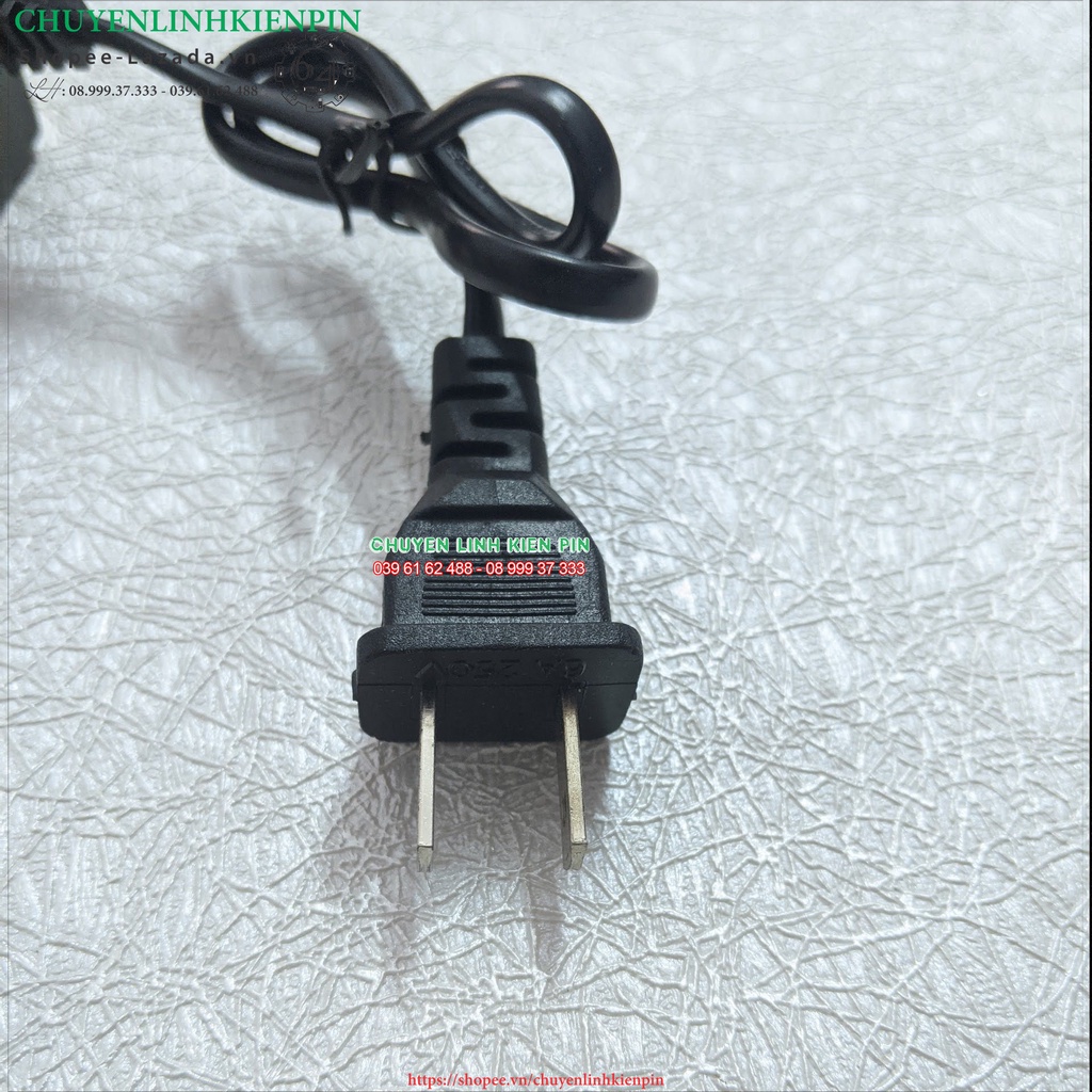 Sạc 3S 12.6V 2A có đèn báo khi đầy pin [ II dây ] ( BL64_42 )