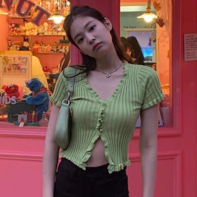 [Order] Áo len gân cúc ngực hở eo style Jennie Blackpink