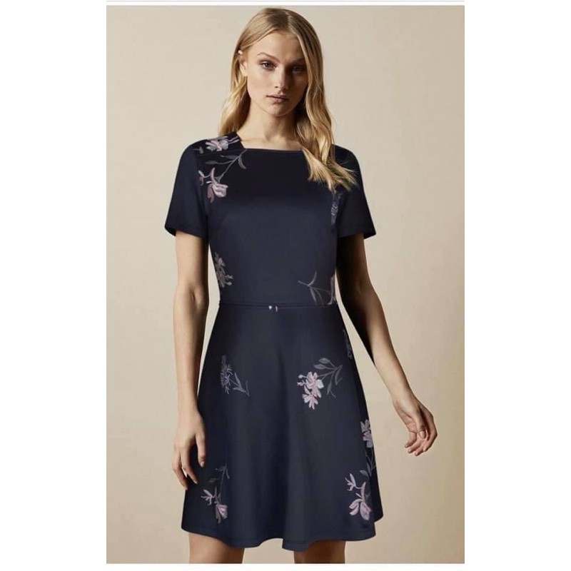 Đầm Ted Baker thêu hoa