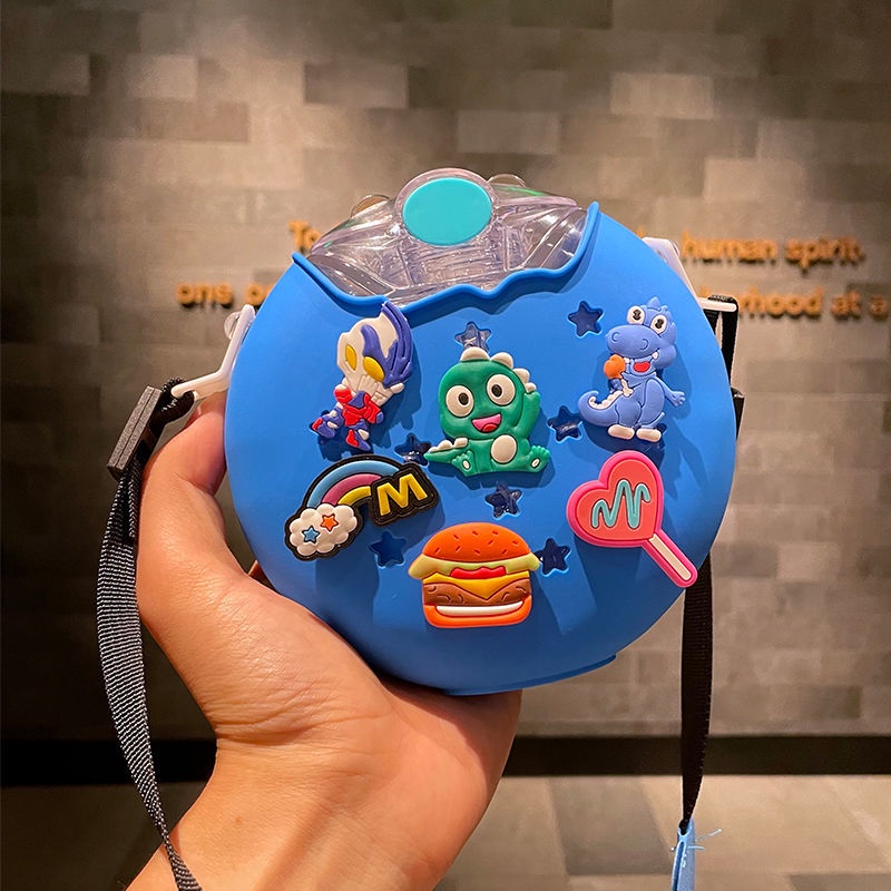 Bình Nước Có Ống Hút Hình Bánh Donut Dễ Thương Cho Bé