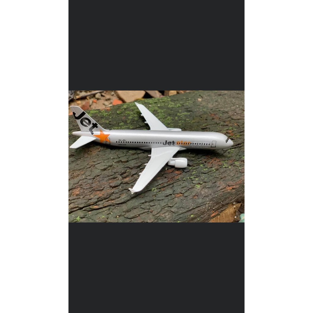 MÔ HÌNH MÁY BAY TĨNH AIRBUS A330 JETSTAR PACIFIC 16CM