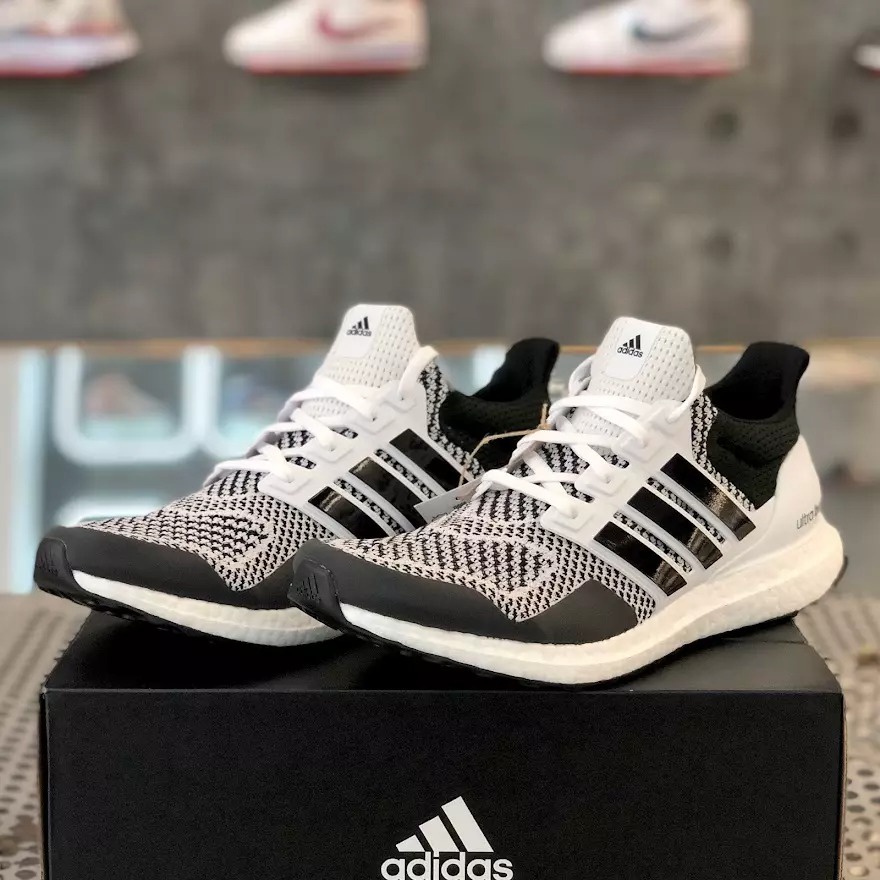 Giày chính hãng adidas Ultra Boost 1.0 DNA 'Cookise And Cream' - H68156