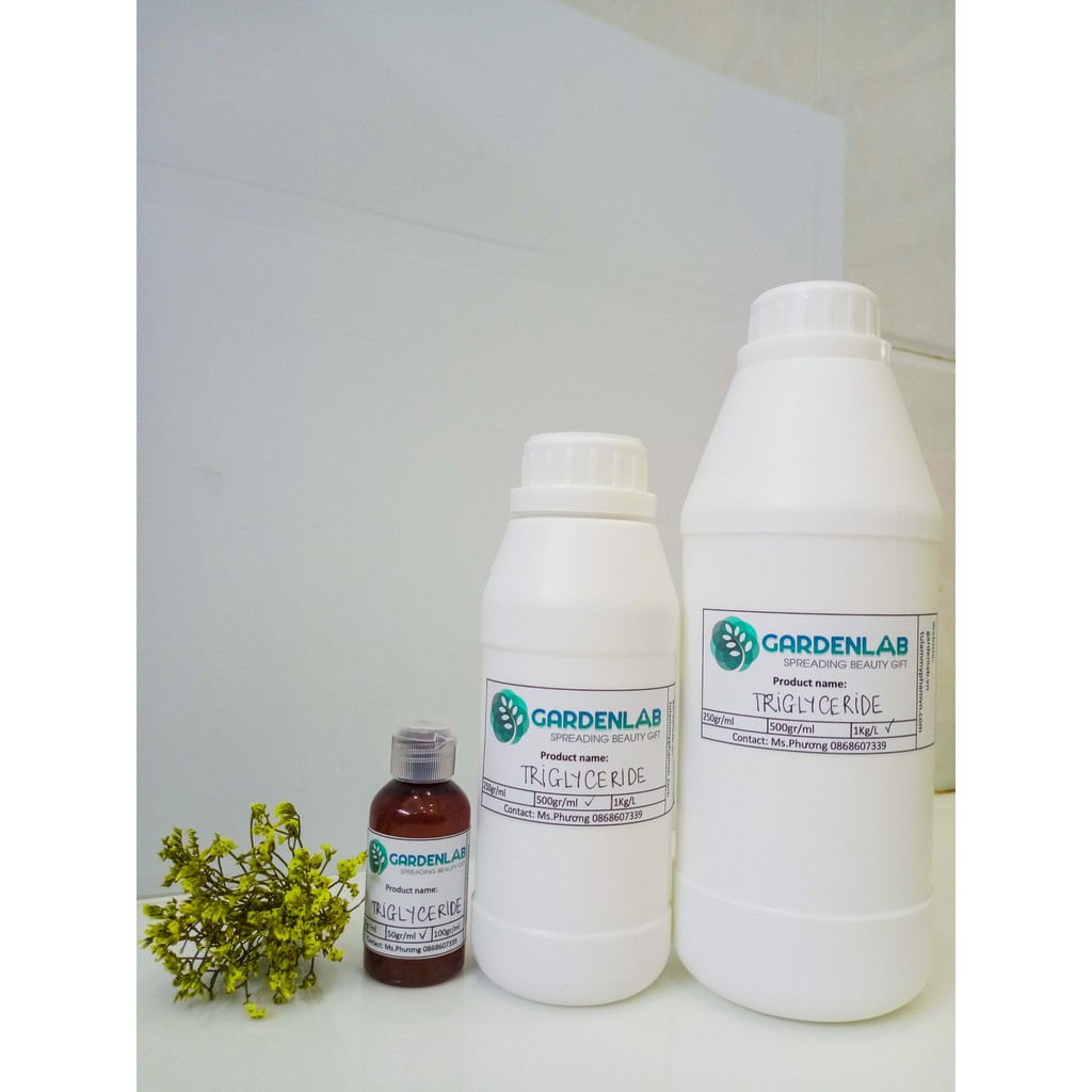 1L TRIGLYCERIDE (MCT OIL) - Dầu dưỡng ẩm gốc dừa