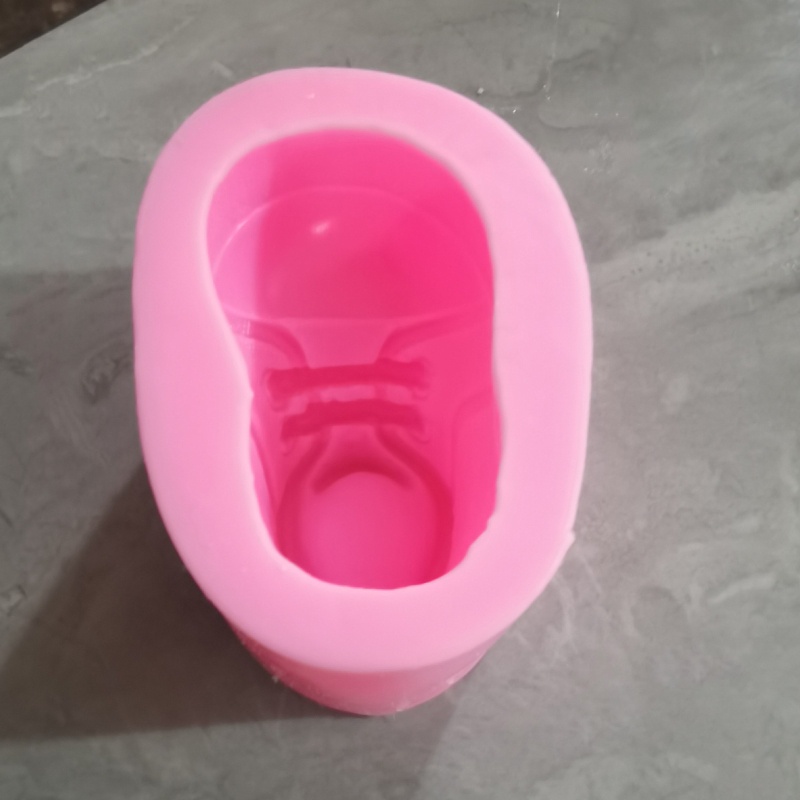 Khuôn Silicone Làm Bánh Kẹo Hình Đôi Giày Em Bé 3D Xinh Xắn