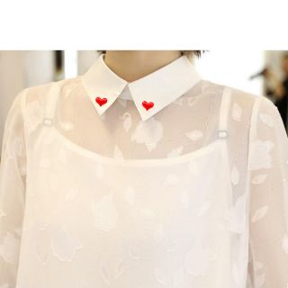 Cài áo trái tim đỏ xì tin