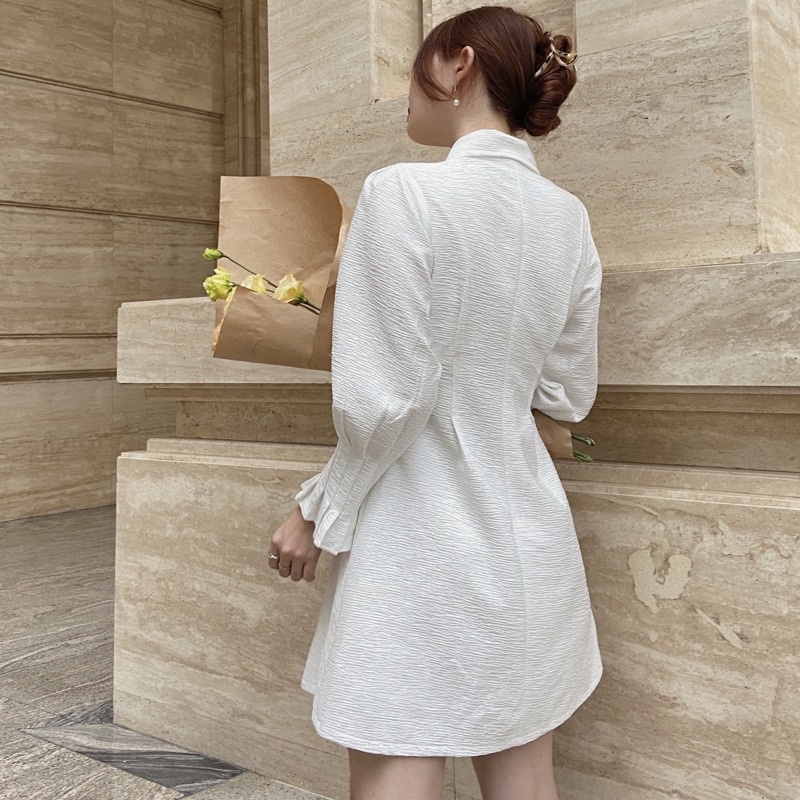 Đầm thiết kế tiểu thư LAMUSE dáng ngắn phối nút cổ điển (Pearl Dress) | BigBuy360 - bigbuy360.vn
