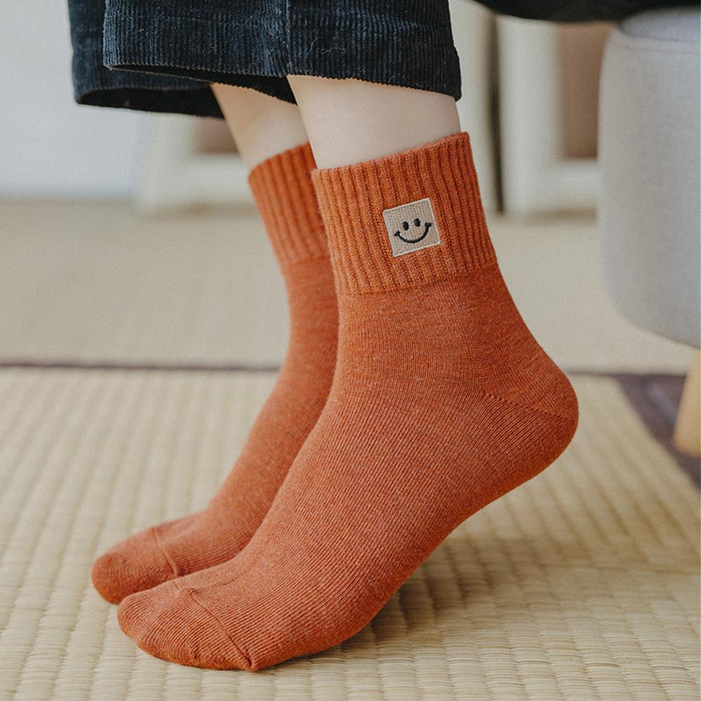 Đôi Vớ Mềm Giữ Ấm Thoải Mái Thêu Họa Tiết Thời Trang Thu Đông Cho Nữ