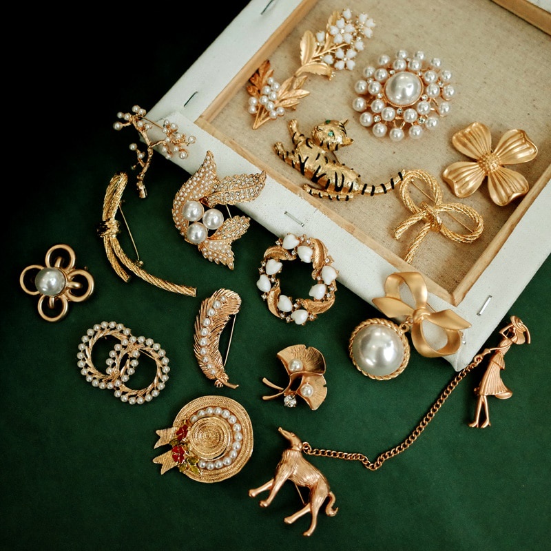 Ghim Cài Áo Đính Ngọc Trai Kiểu Dáng Sang Trọng Cho Nữ