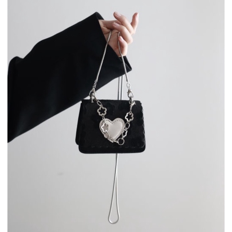 Túi trái tim đeo chéo xinh xắn