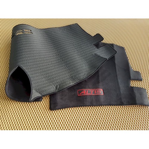 Thảm taplo xe Altis 2007-2010-2013 chất liệu nhung, không mùi, chống nổ