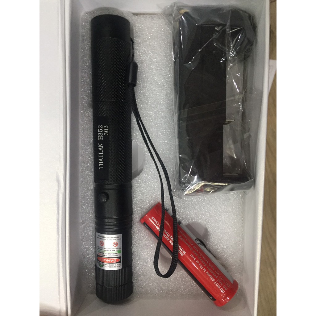 Đèn pin laser 303 siêu sáng gồm pin, sạc và khóa - Đèn lazer 303 tia Xanh lá