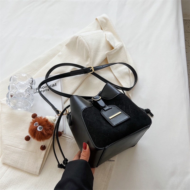 Túi Đeo Chéo Đa Năng Thời Trang Cá Tính