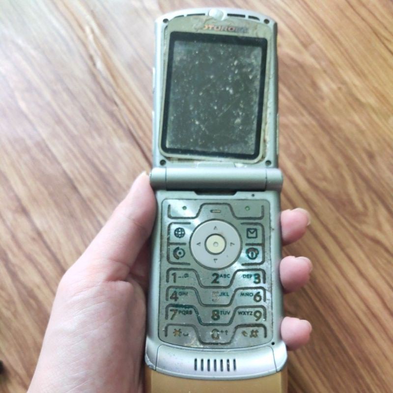 Xác điện thoại Motorola V3