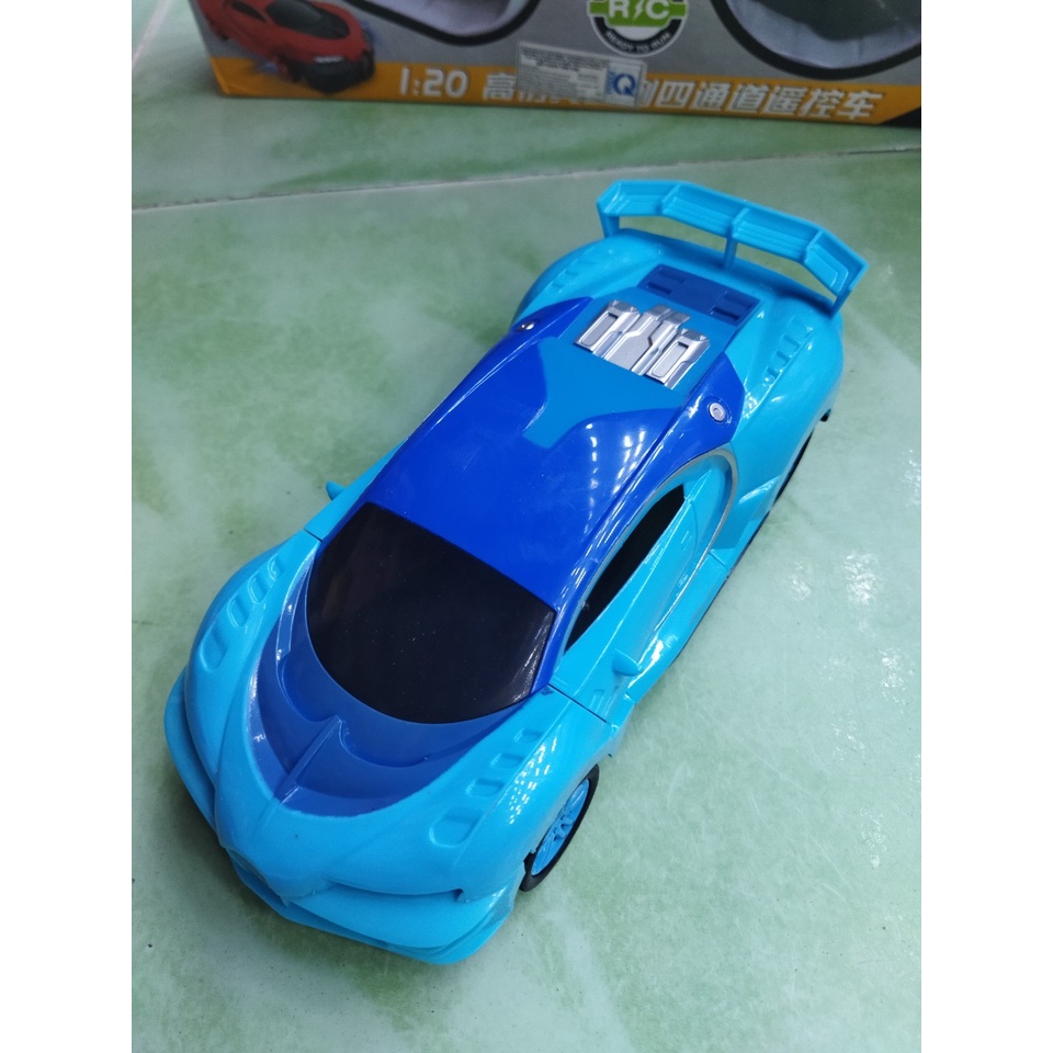 Xe điều khiển kiểu dáng xe đua, 2 màu xanh - đỏ, có thể tháo rời từng mảnh áo xe, ảnh chụp thật tại cửa hàng 3010