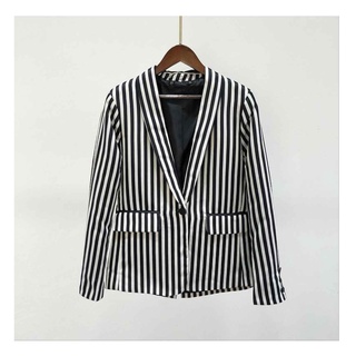  Áo blazer kẻ sọc 