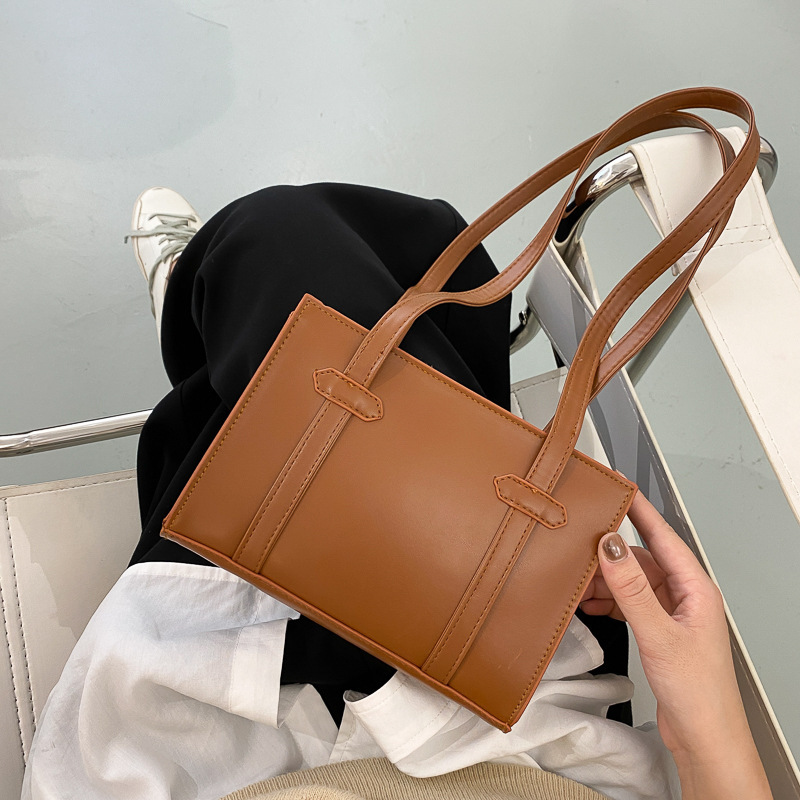 Túi xách da đeo chéo vai mẫu mới dành cho nữ | BigBuy360 - bigbuy360.vn