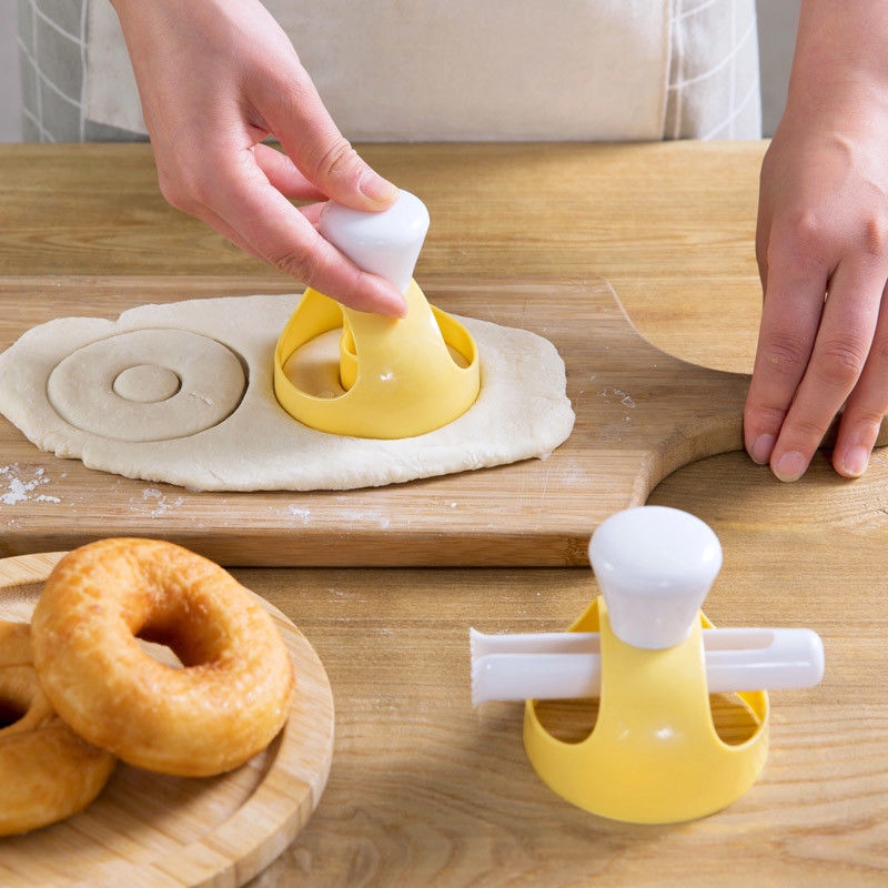 Khuôn làm bánh donut tiện lợi