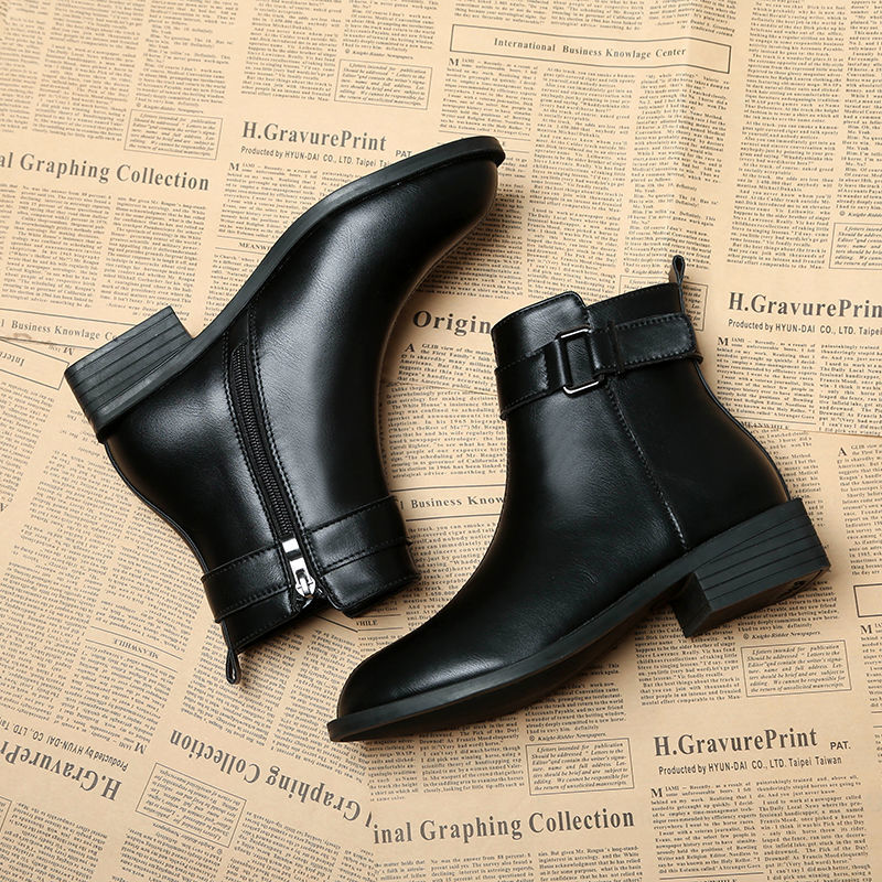 Đôi giày bốt gót vuông phối quai cài thời trang sành điệu dành cho nữ