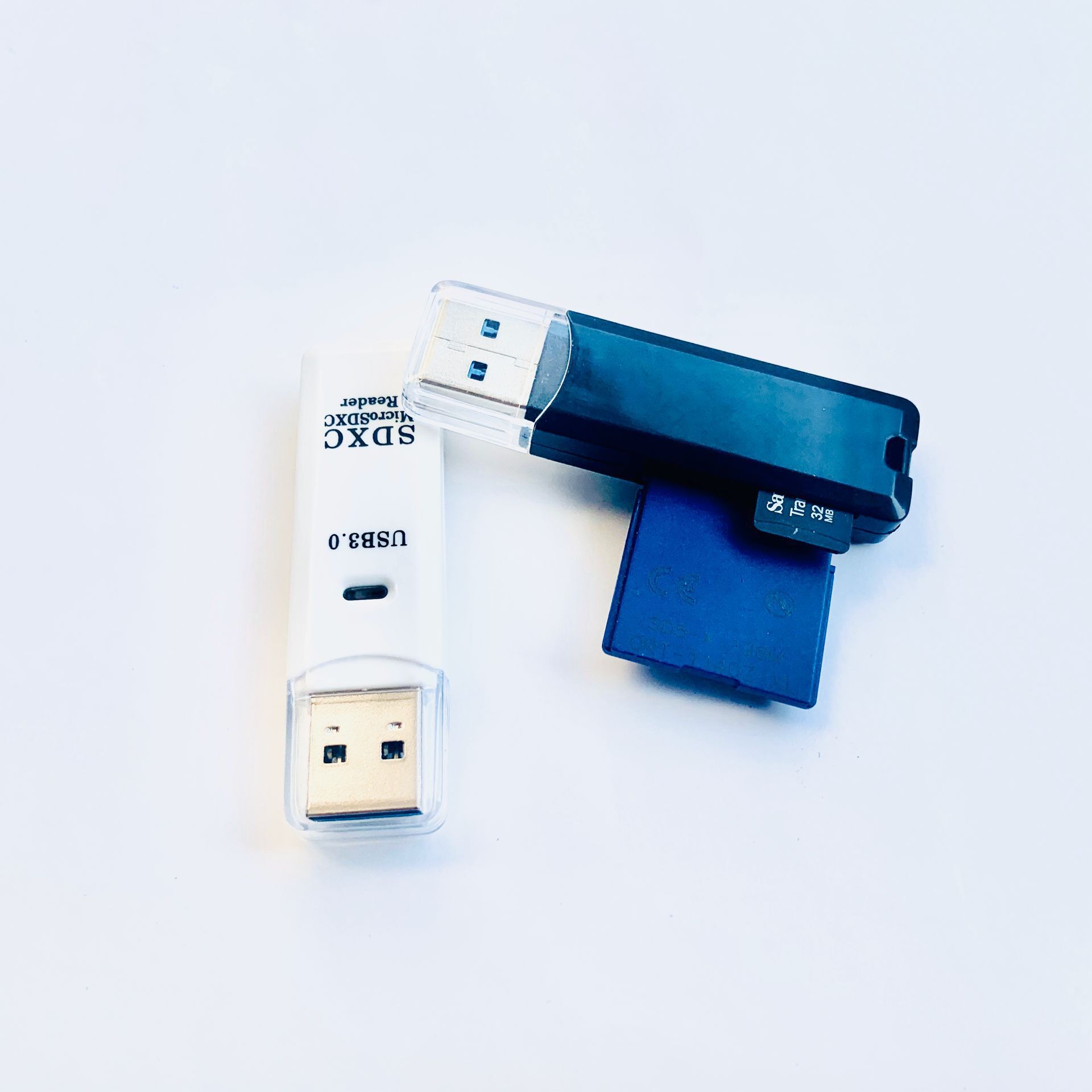 Đầu đọc thẻ nhớ USB 3.0 thiết kế nhỏ gọn