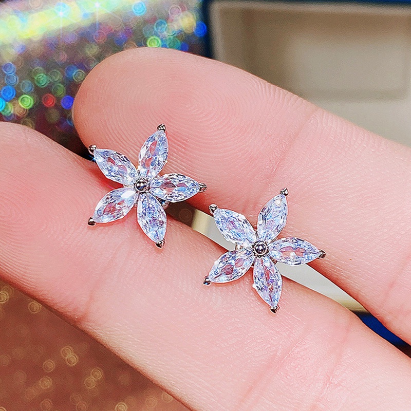 Khuyên tai đính đá zircon nhân tạo thiết kế thời trang dành cho nữ