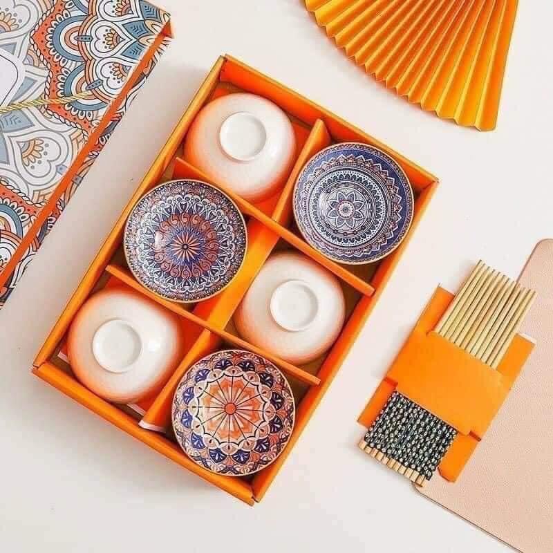 Bộ 6 bát sứ kèm đũa xinh xắn