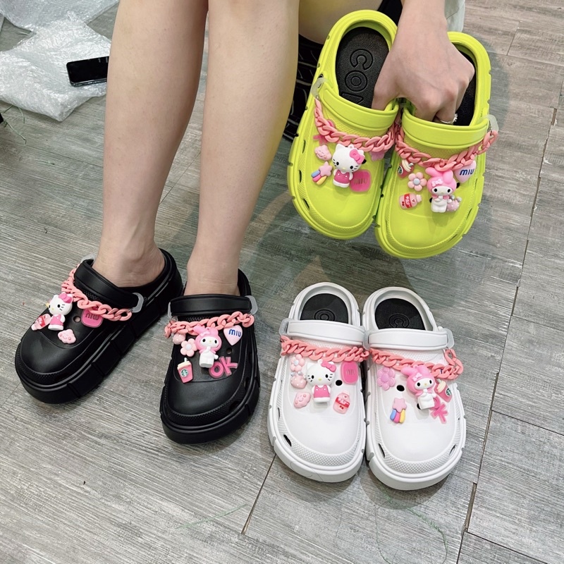 Dép Crocss cao 5cm tặng kèm charm Hello kitty , thỏ cinnamoroll